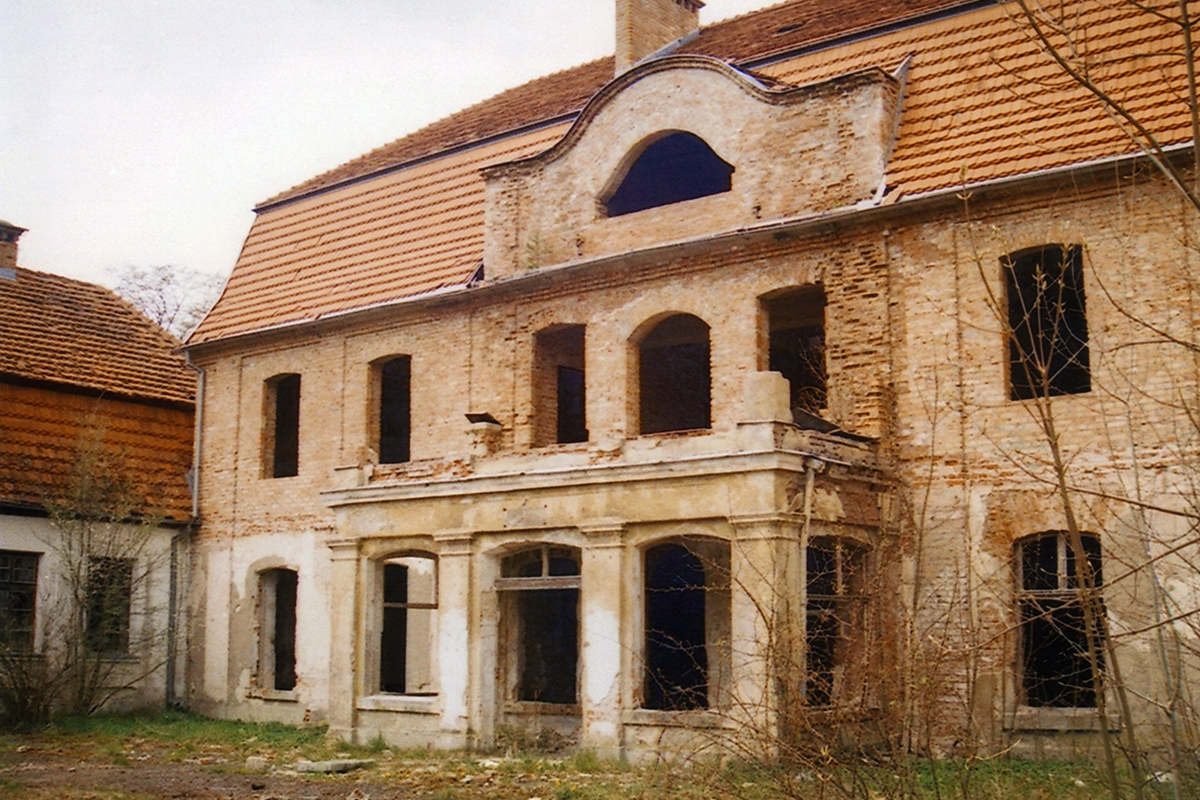pałac w Godętowie 2003 r.