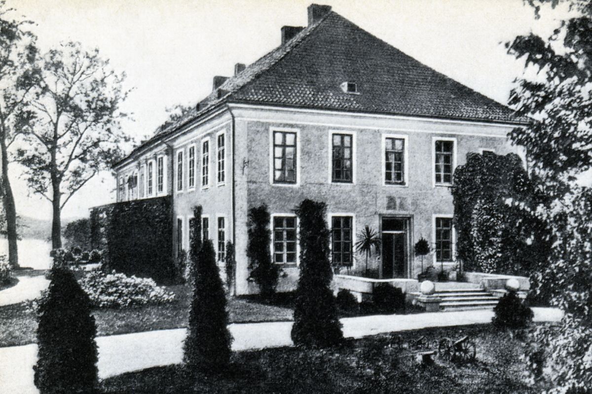 pałac w Ponarach, 1900 - 1933