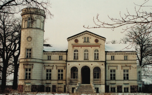pałac w Dobromyśli lata 90-te XX w.