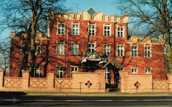 pałac w Długiem Starem lata 90-te XX w.