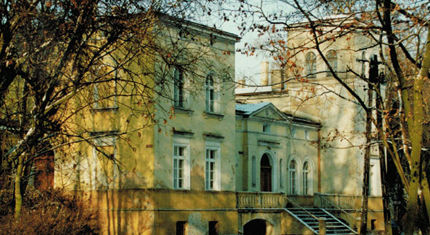 pałac w Chłapowie lata 90-te XX w.