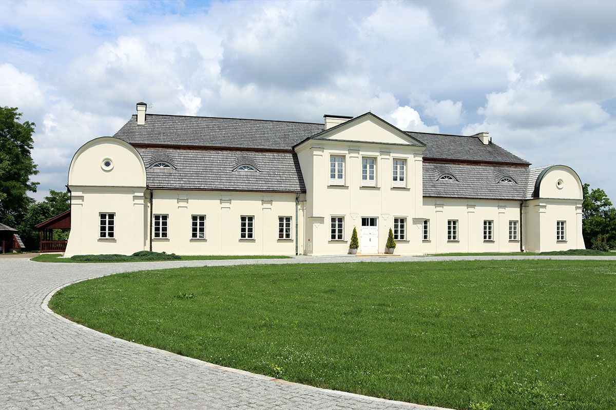 pałac w Dorohusku z drona