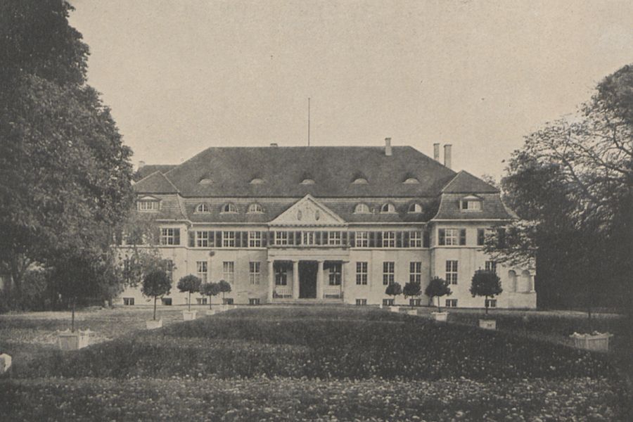 Pałac w Mostach, 1910