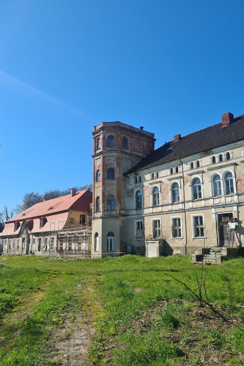 pałac w Cecenowie