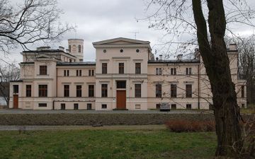 pałac w Łącku