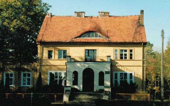 pałac w Drzązgowie lata 90-te XX w.