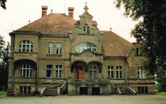 pałac w Czecheli lata 90-te XX w.