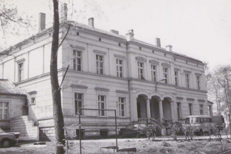 Pałac Płowęż 1985